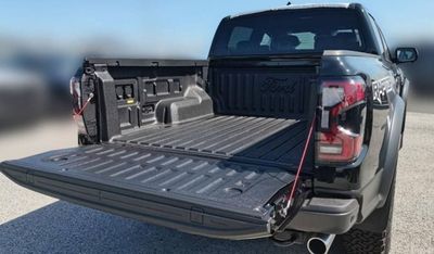 2026 Ford Ranger RAPTOR, schwarz, 0 km, Import VAE — Foto 7 z 15