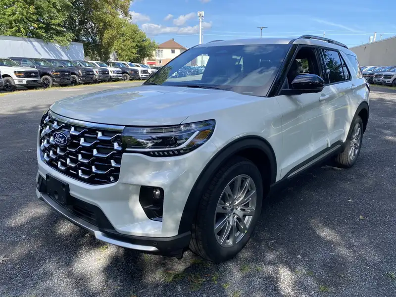 2027 Ford Explorer Platinum, rot, 0 km, Import Kanada — Foto 1