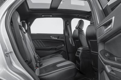 2023 Ford Edge ST, silber, 77.050 km, Import VAE — Foto 13 z 15