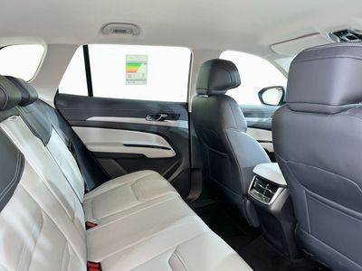 2026 Ford Territory TREND, silber, 9.646 km, Import VAE — Foto 11 z 16