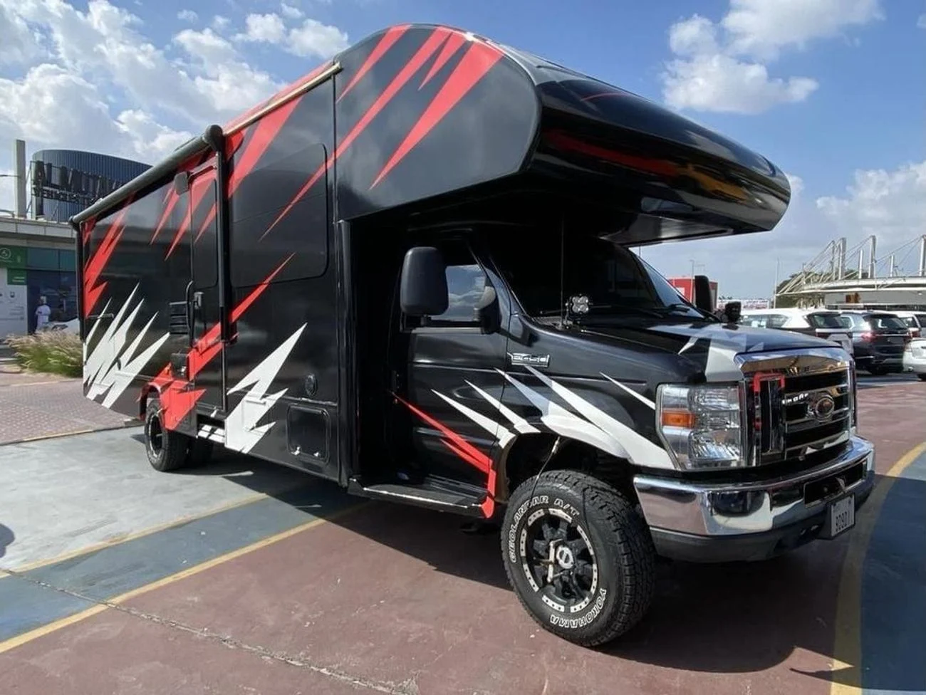 2016 Ford E 450, schwarz, 17.000 km, Import VAE — Foto 1