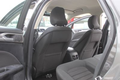 2019 Ford Fusion, grau, 130.000 km, Import VAE — Foto 7 z 11