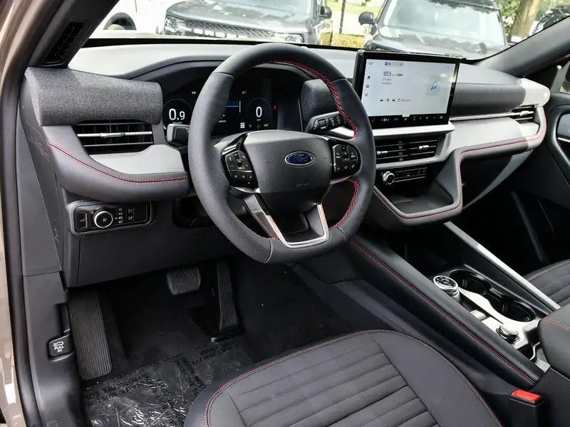 2027 Ford Explorer St-Line, grau, 0 km, Import Kanada — Foto 11 z 12