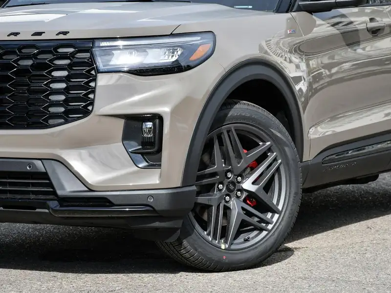 2027 Ford Explorer St-Line, grau, 0 km, Import Kanada — Foto 2 z 12