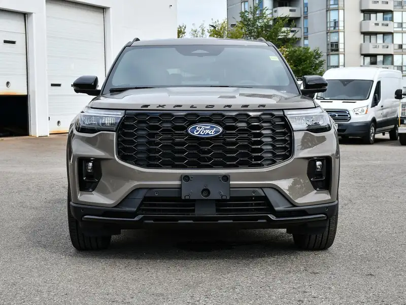 2027 Ford Explorer St-Line, grau, 0 km, Import Kanada — Foto 4 z 12