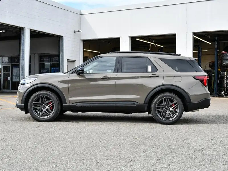 2027 Ford Explorer St-Line, grau, 0 km, Import Kanada — Foto 5 z 12