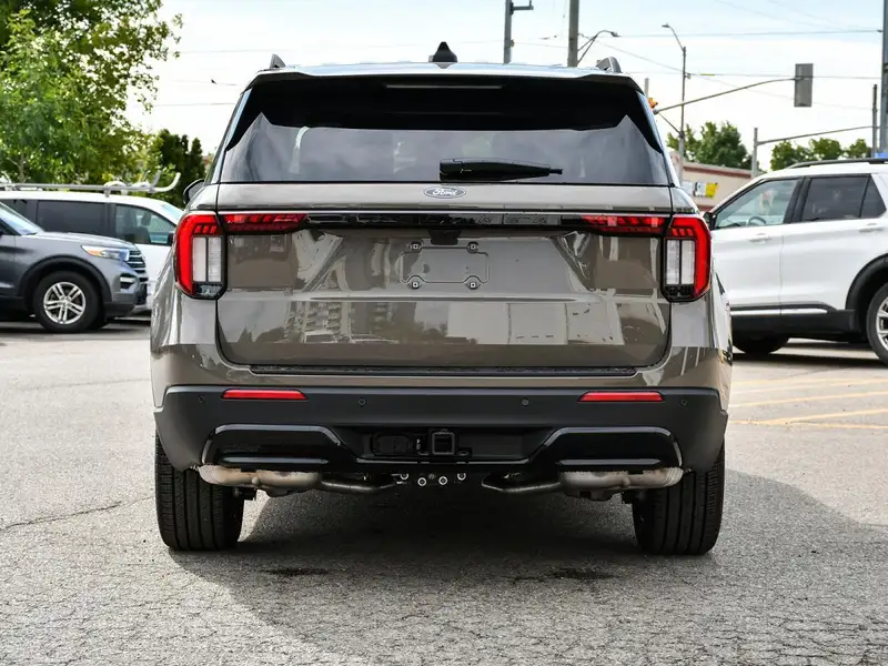 2027 Ford Explorer St-Line, grau, 0 km, Import Kanada — Foto 9 z 12