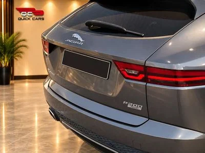 2019 Jaguar E-PACE R-DYNAMIC SE P200, grau, 136.000 km, Import VAE — Foto 2 z 6