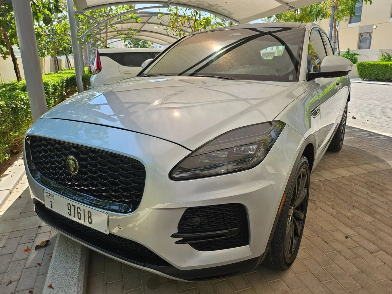 2022 Jaguar E-PACE R-DYNAMIC S P200, silber, 35.300 km, Import VAE — Foto 1