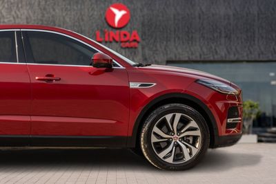 2021 Jaguar E-PACE SE, rot, 62.000 km, Import VAE — Foto 8 z 16