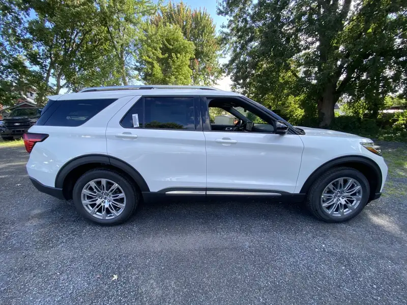 2027 Ford Explorer Platinum, weiß, 0 km, Import Kanada — Foto 7 z 12