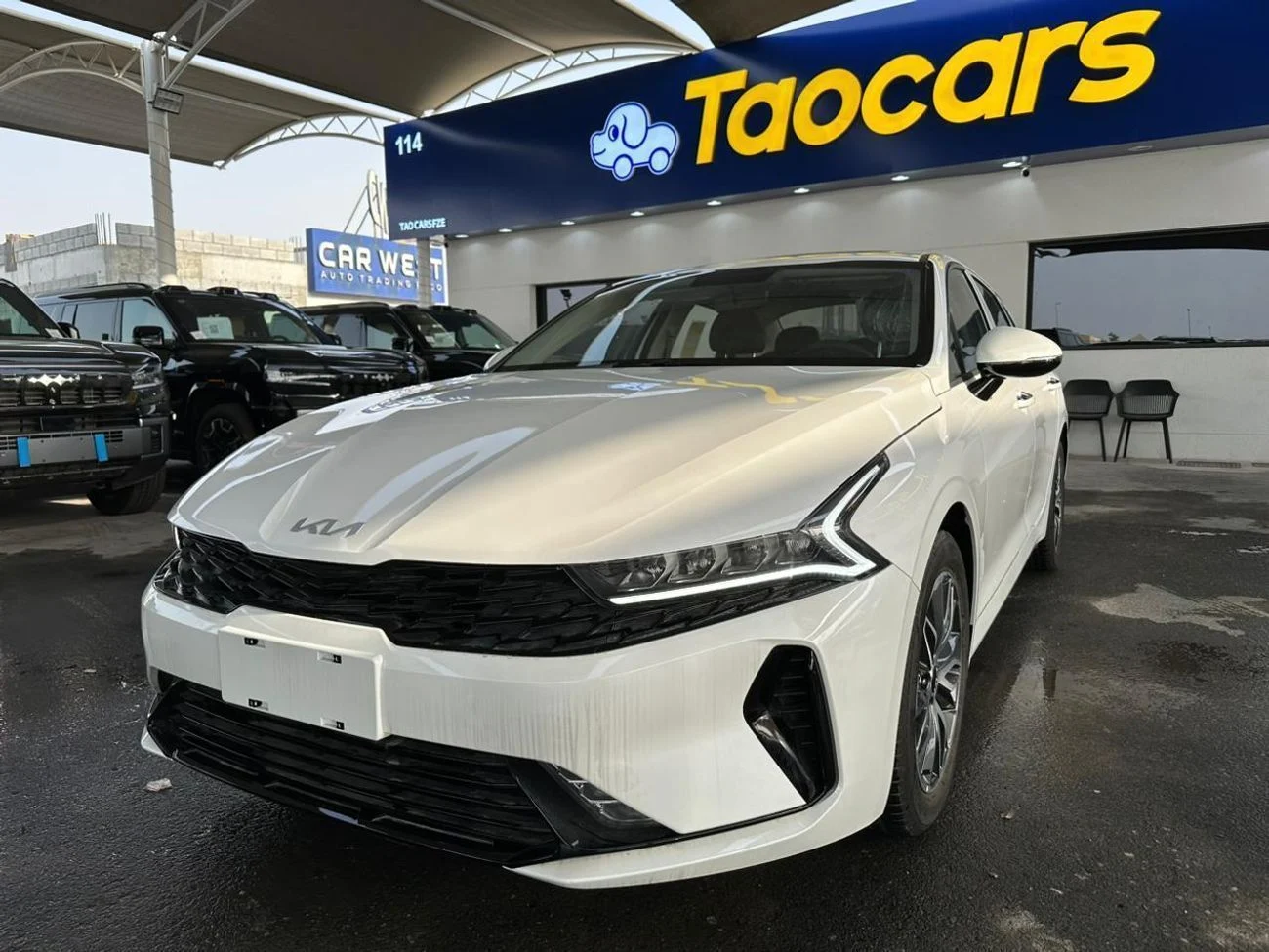 2025 Kia K5 EX, weiß, 0 km, Import VAE — Foto 1