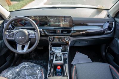 2025 Kia Seltos EX, weiß, 0 km, Import VAE — Foto 6 z 20