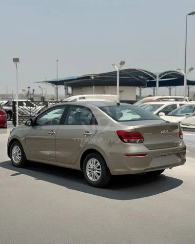 2025 Kia Pegas EX, gold, 0 km, Import VAE — Foto 4 z 27