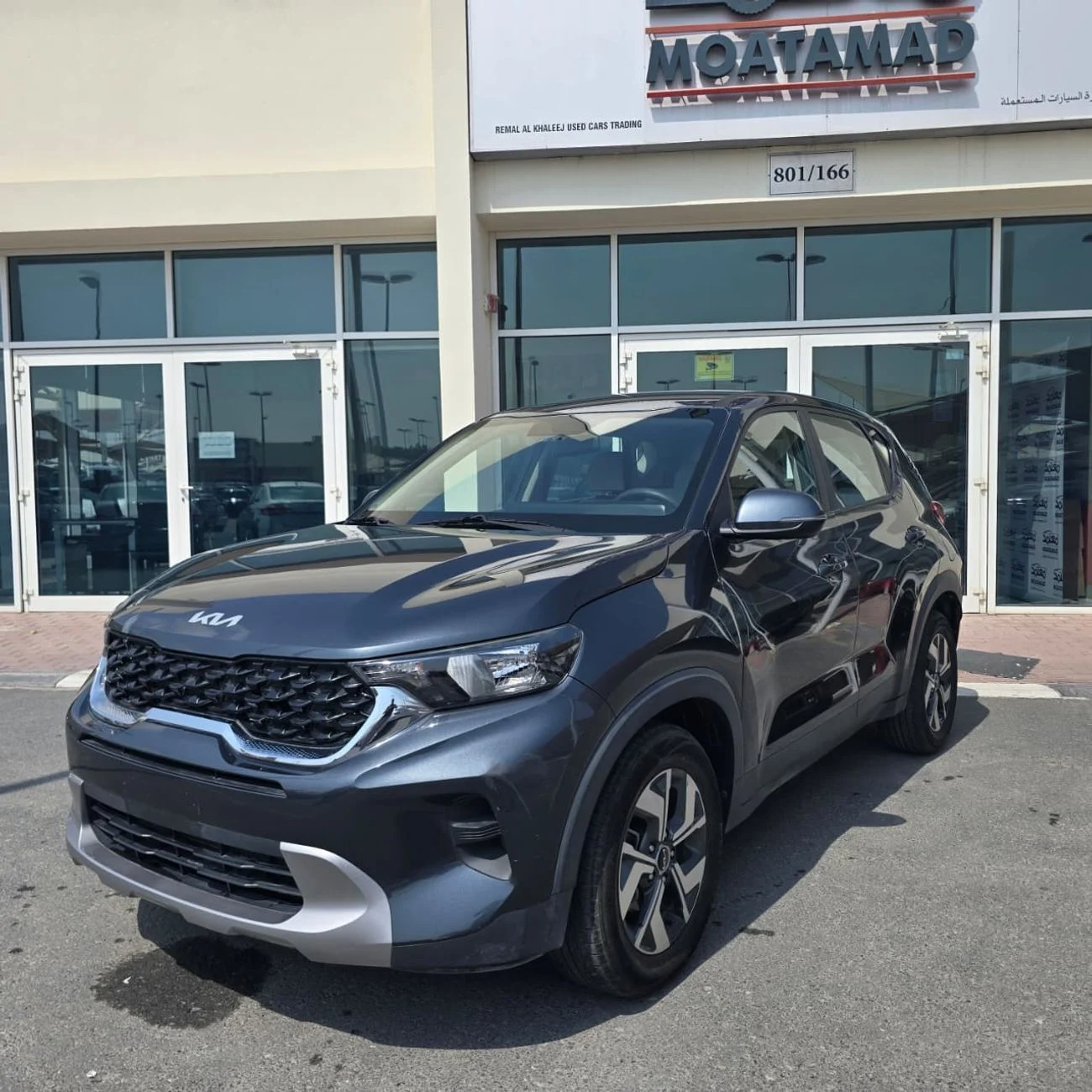 2023 Kia Sonet EX, grau, 87.771 km, Import VAE — Foto 1