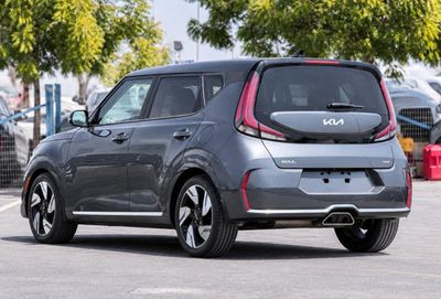 2023 Kia Soul EX, grau, 38.000 km, Import VAE — Foto 5 z 16