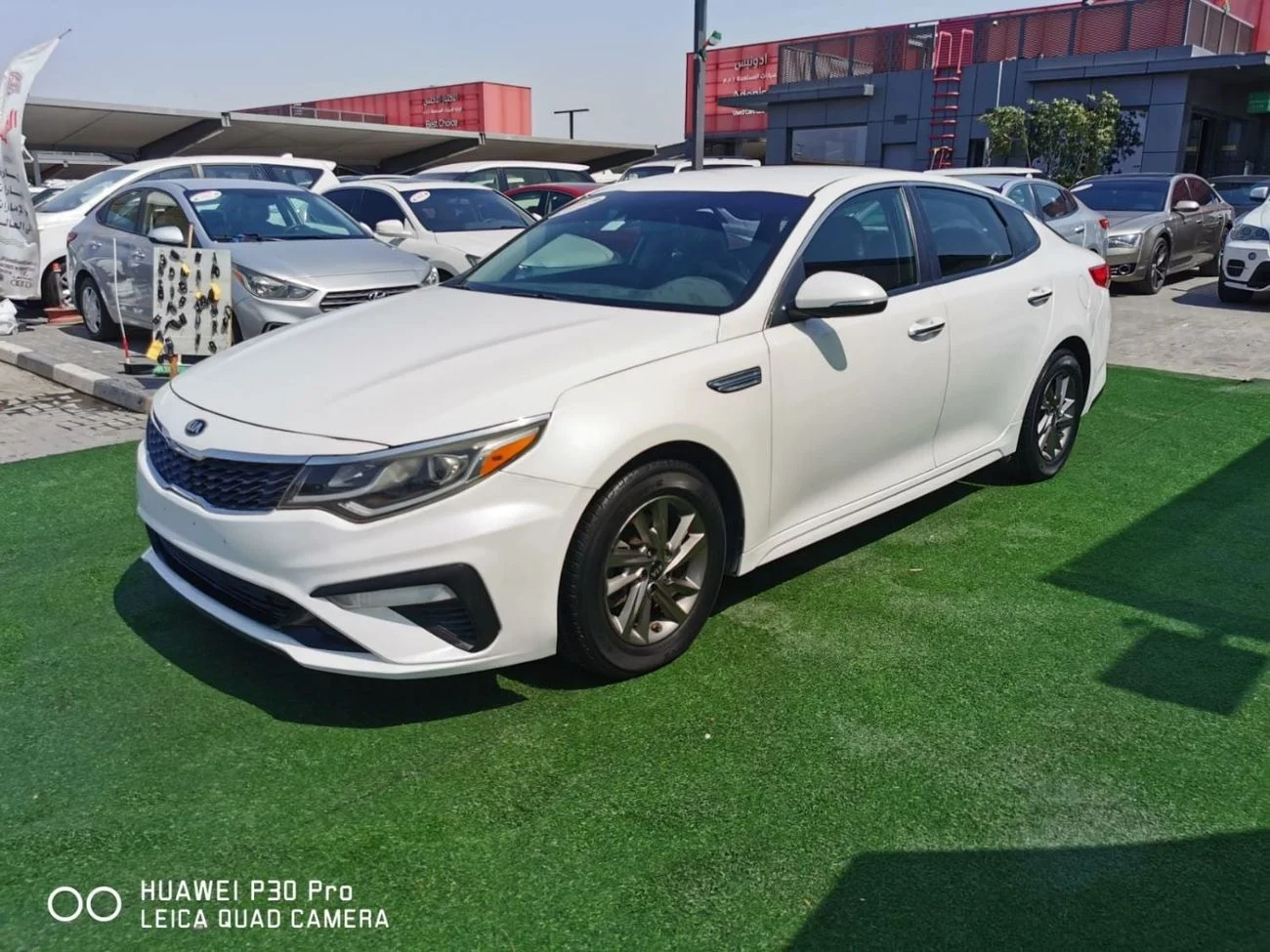 2020 Kia Optima LX, weiß, 171.000 km, Import VAE — Foto 1