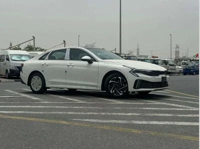 2026 Kia K5 EX, weiß, 0 km, Import VAE — Foto 2 z 17
