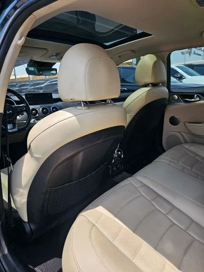 2022 Kia Stinger GT, grün, 52.000 km, Import VAE — Foto 10 z 16