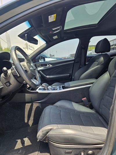 2023 Kia Stinger GT, grün, 39.000 km, Import VAE — Foto 7 z 16