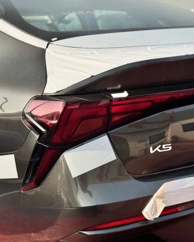 2027 Kia K5, grau, 0 km, Import VAE — Foto 7 z 28