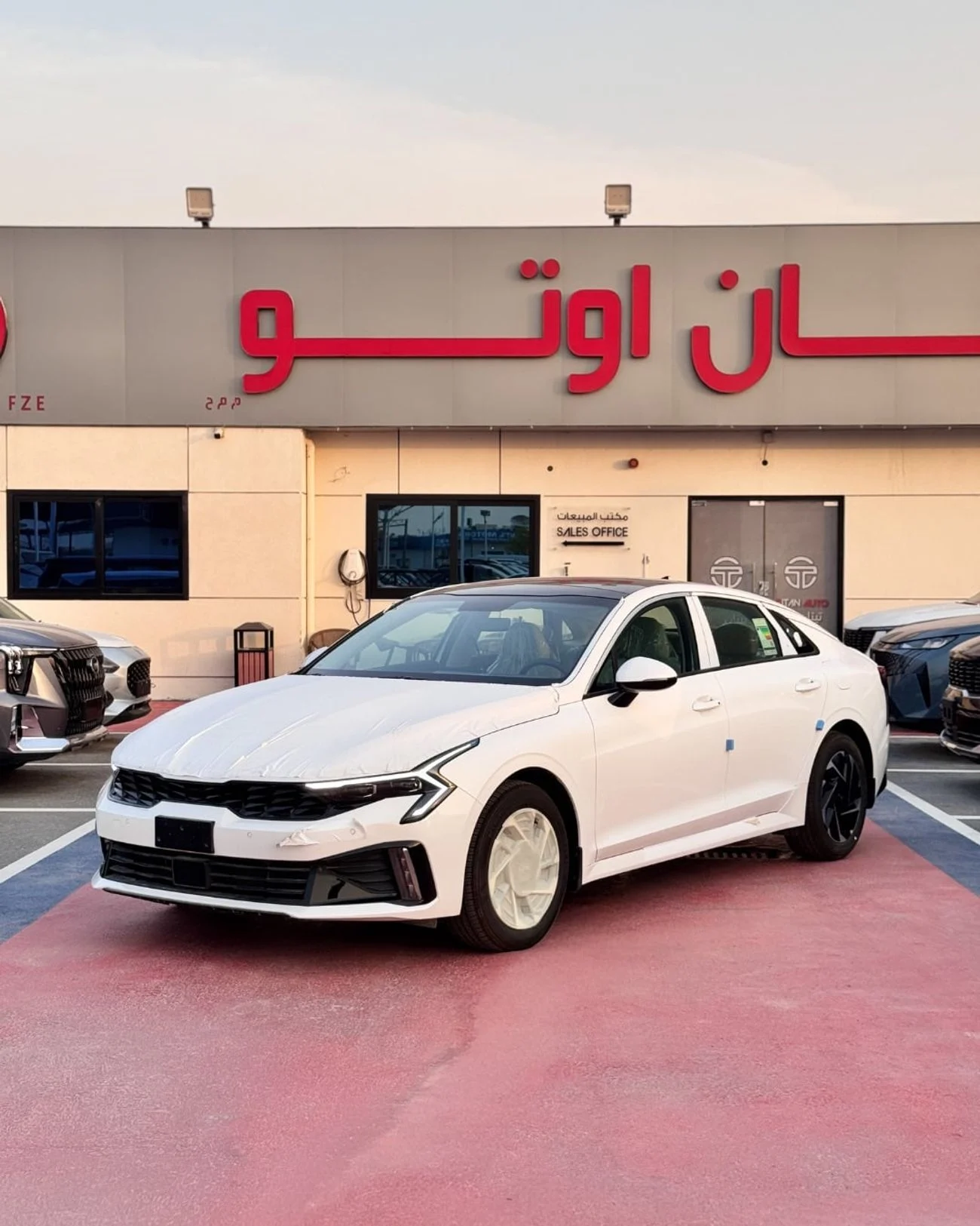 2026 Kia K5 EX, weiß, 0 km, Import VAE — Foto 1