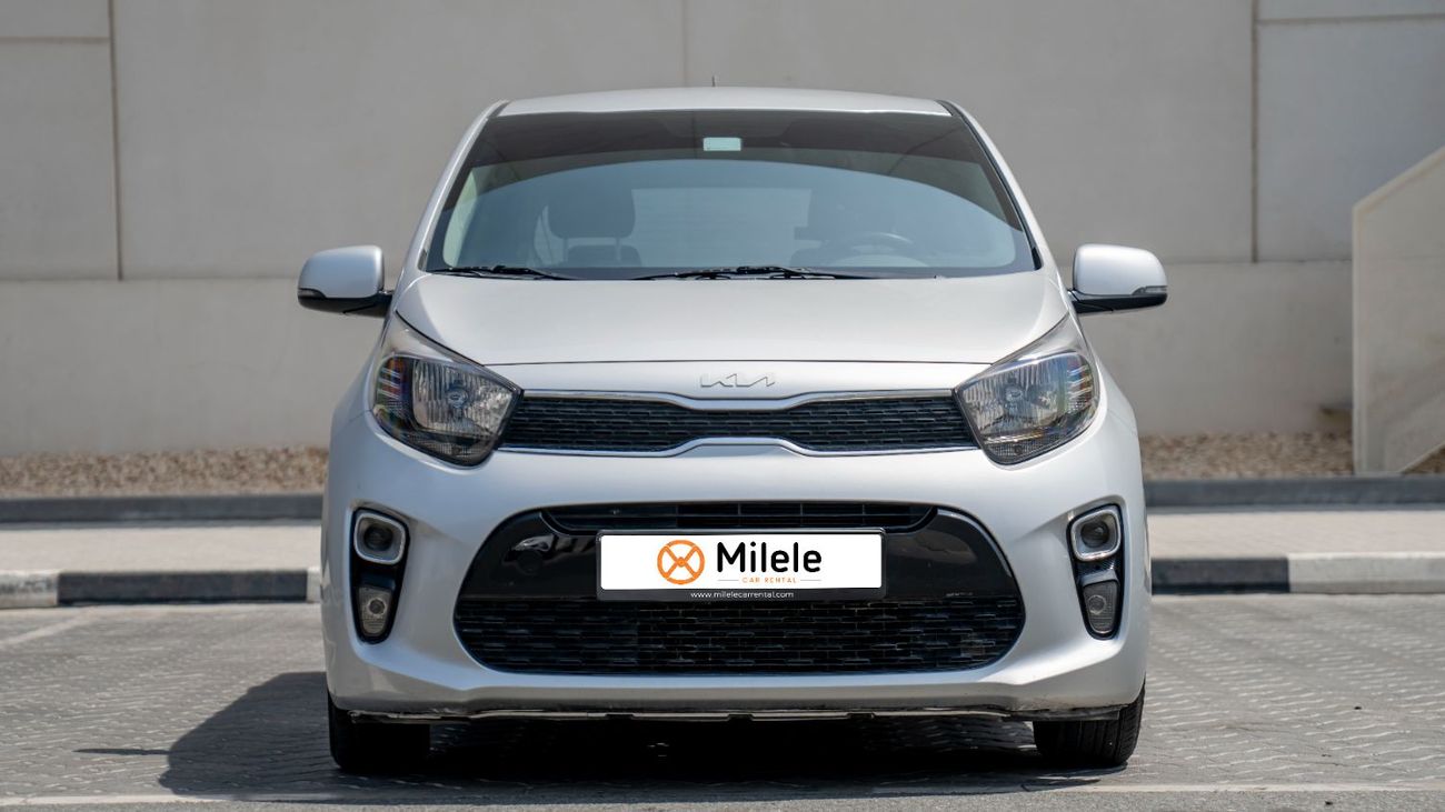 2023 Kia Picanto EX, silber, 52.000 km, Import VAE — Foto 1