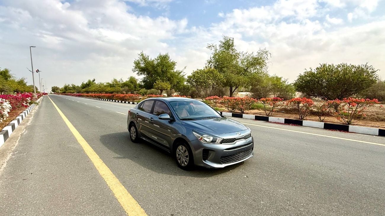 2020 Kia Rio LX, grau, 95.000 km, Import VAE — Foto 1