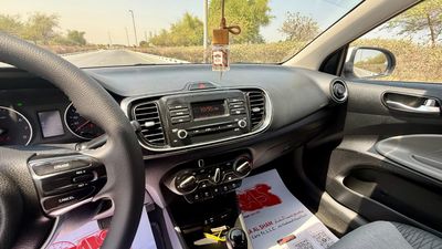 2023 Kia Pegas EX, weiß, 83.000 km, Import VAE — Foto 11 z 16