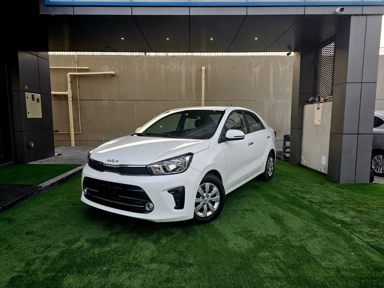 2023 Kia Pegas, weiß, 51.461 km, Import VAE — Foto 1