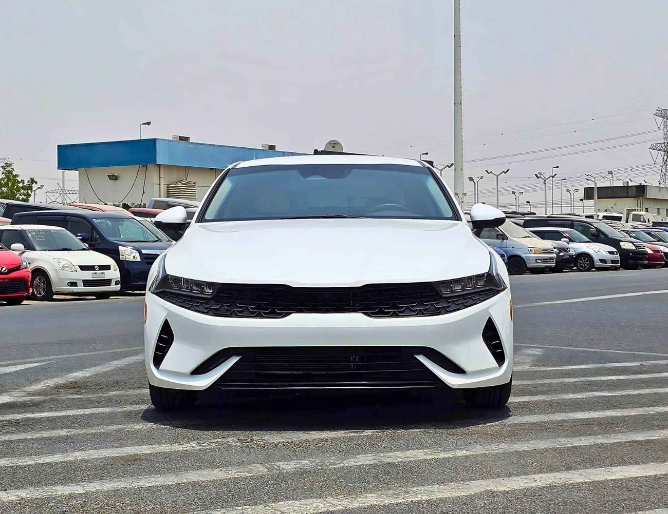 2021 Kia K5 LX, weiß, 33.071 km, Import VAE — Foto 1