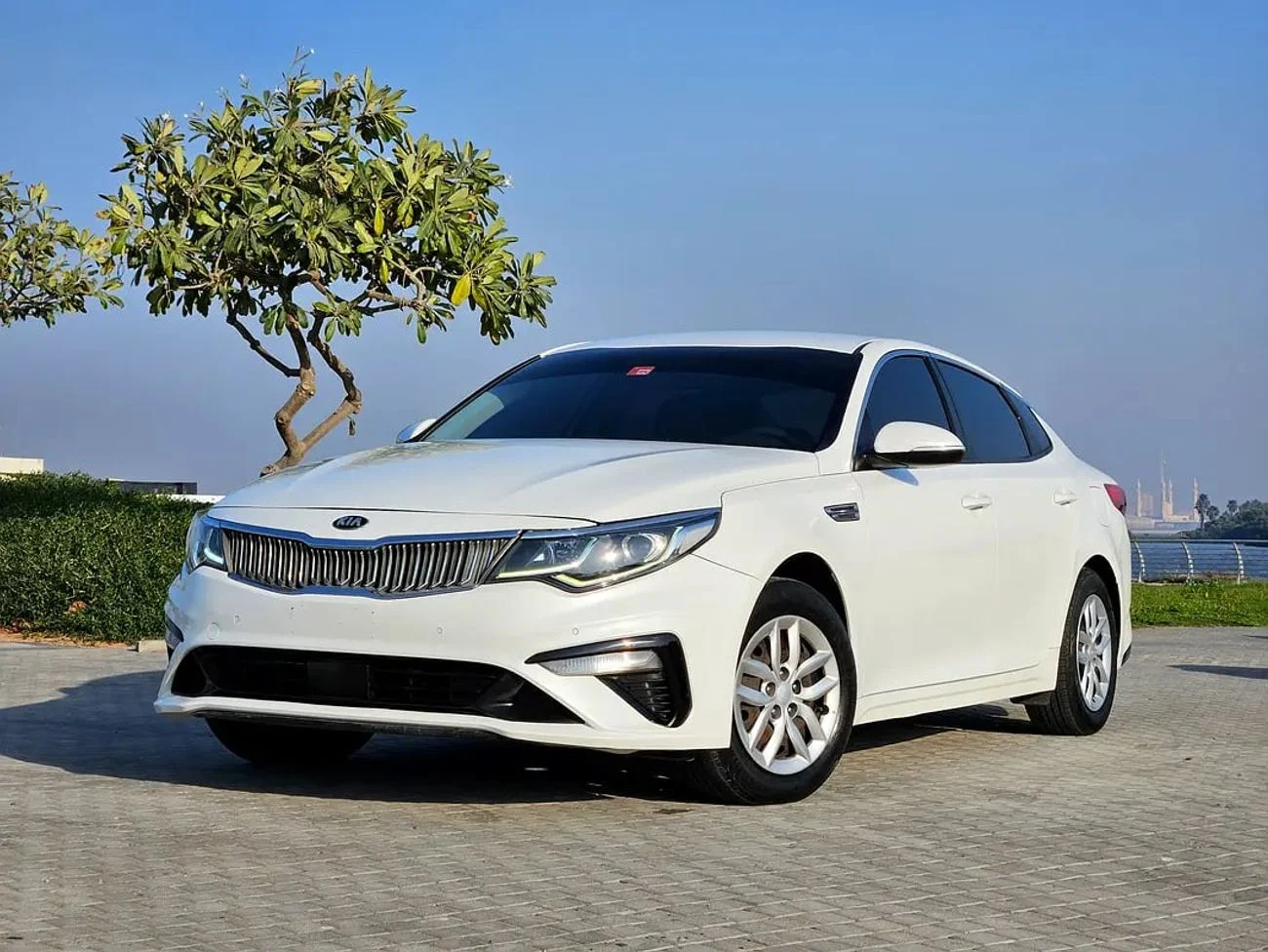2020 Kia Optima LX, weiß, 54.150 km, Import VAE — Foto 1