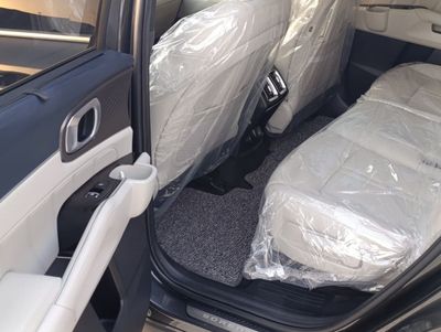 2025 Kia Sorento, grau, 700 km, Import VAE — Foto 7 z 13