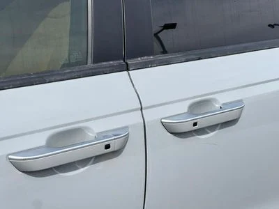 2024 Kia Carnival EX, grau, 25.189 km, Import VAE — Foto 4 z 16