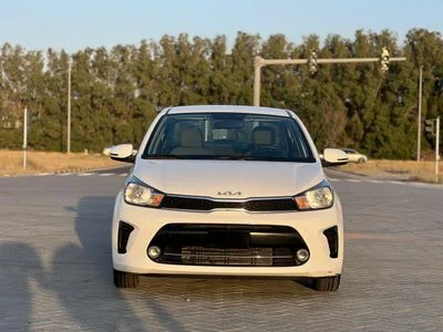 2023 Kia Pegas EX, weiß, 81.000 km, Import VAE — Foto 2 z 12
