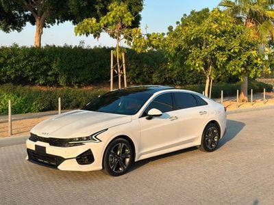 2023 Kia K5 GT-LINE, weiß, 122.000 km, Import VAE — Foto 2 z 16