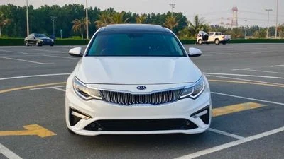 2020 Kia Optima EX, weiß, 72.000 km, Import VAE — Foto 2 z 16