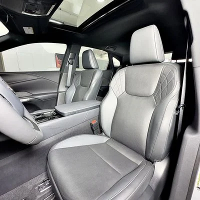 2025 Lexus RX350h PREMIER, silber, 6.150 km, Import VAE — Foto 13 z 16