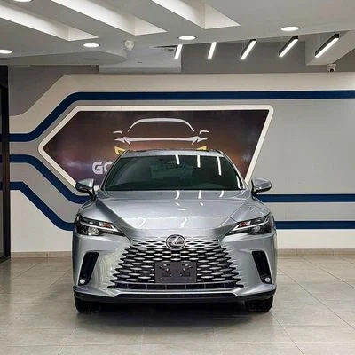 2025 Lexus RX350h PREMIER, silber, 6.150 km, Import VAE — Foto 3 z 16