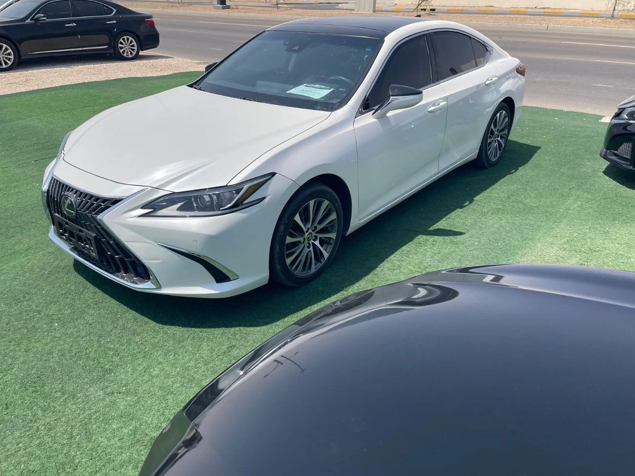 2019 Lexus ES350 PLATINUM, weiß, 117.000 km, Import VAE — Foto 1