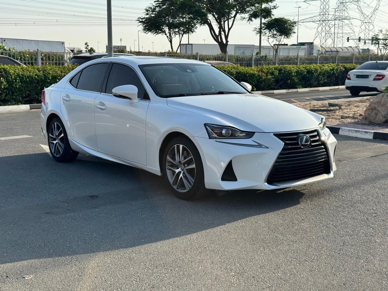 2019 Lexus IS300 PREMIER, weiß, 67.600 km, Import VAE — Foto 1