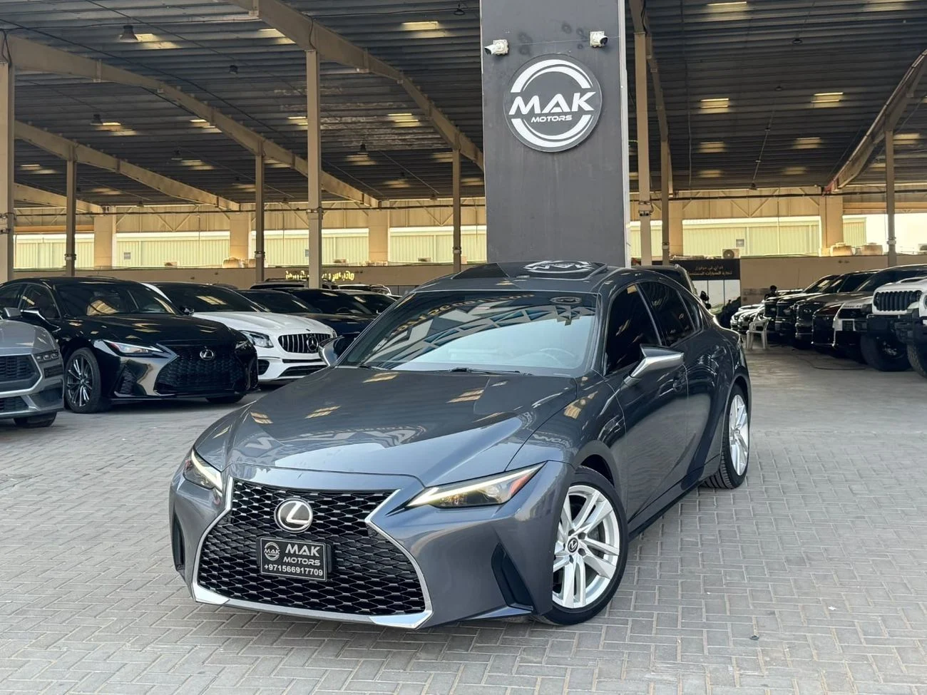 2023 Lexus IS300 PREMIER, grau, 56.400 km, Import VAE — Foto 1