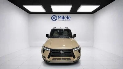 2026 Lexus GX550 Premium, beige, 0 km, Import VAE — Foto 2 z 9