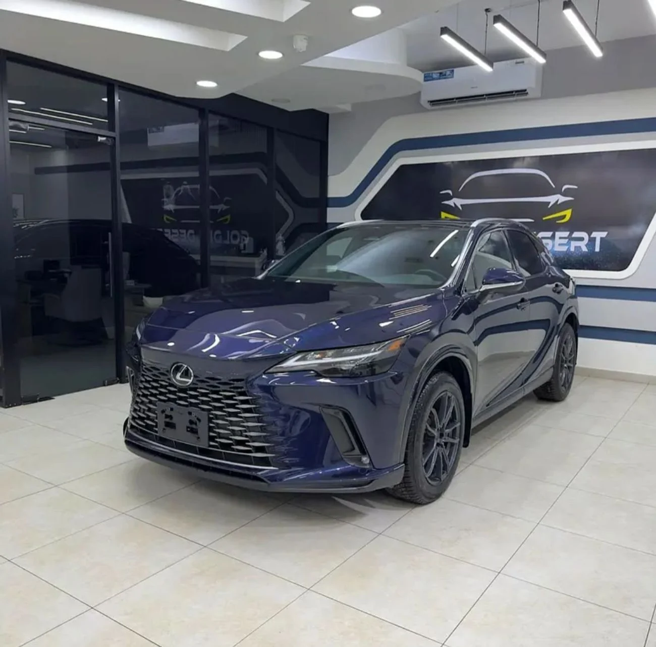2024 Lexus RX350 ELEGANT, blau, 16.000 km, Import VAE — Foto 1 z 15 2024 Lexus RX350 ELEGANT, blau, 16.000 km, Import VAE — Foto 1 z 15