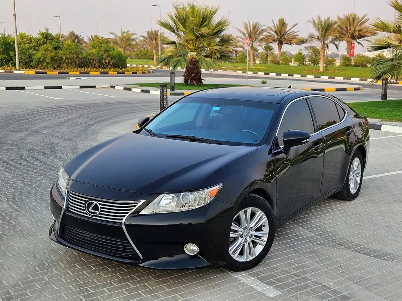 2013 Lexus ES350 PLATINUM, schwarz, 150.727 km, Import VAE — Foto 1