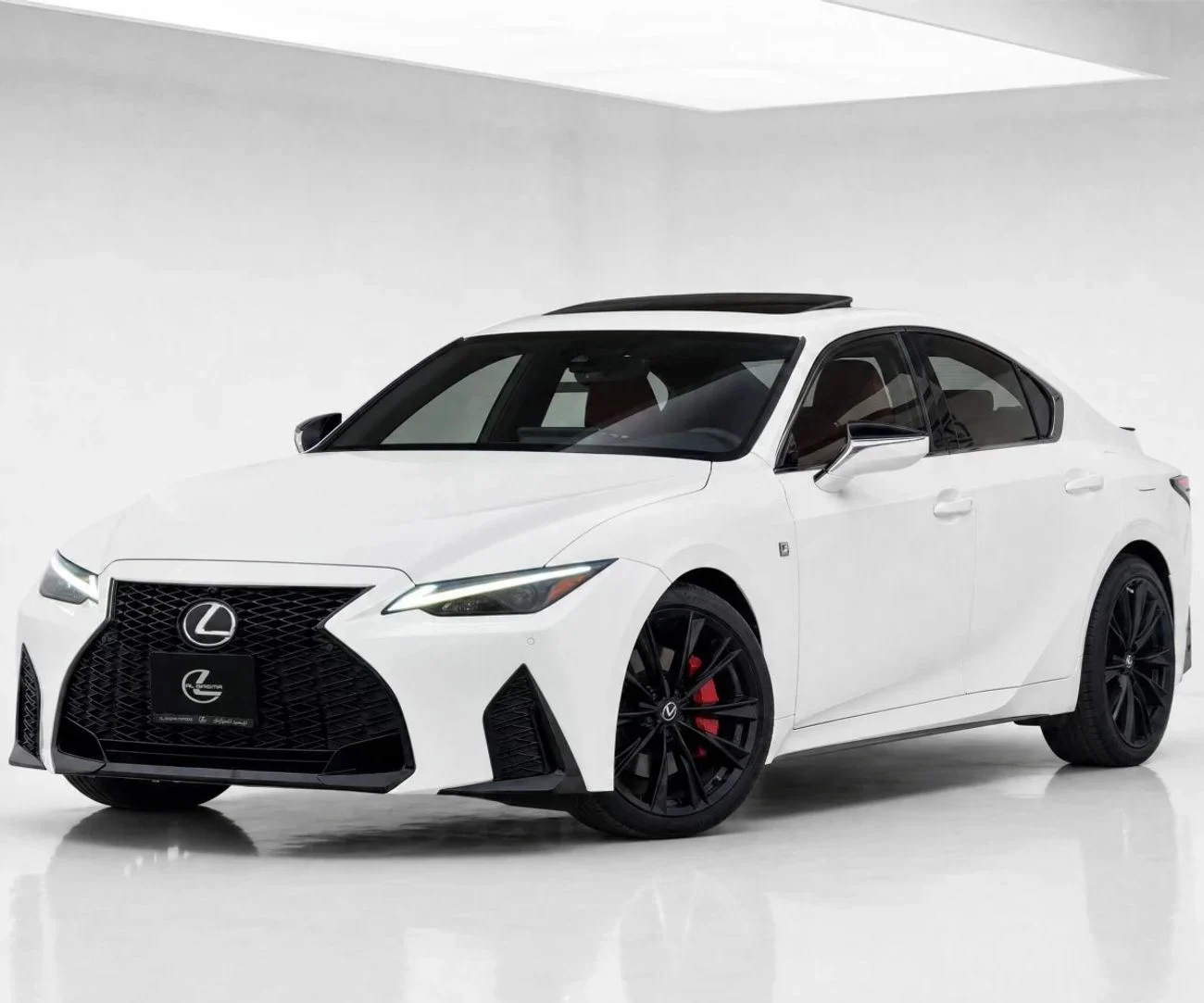 2023 Lexus IS300 PLATINUM, weiß, 40.000 km, Import VAE — Foto 1