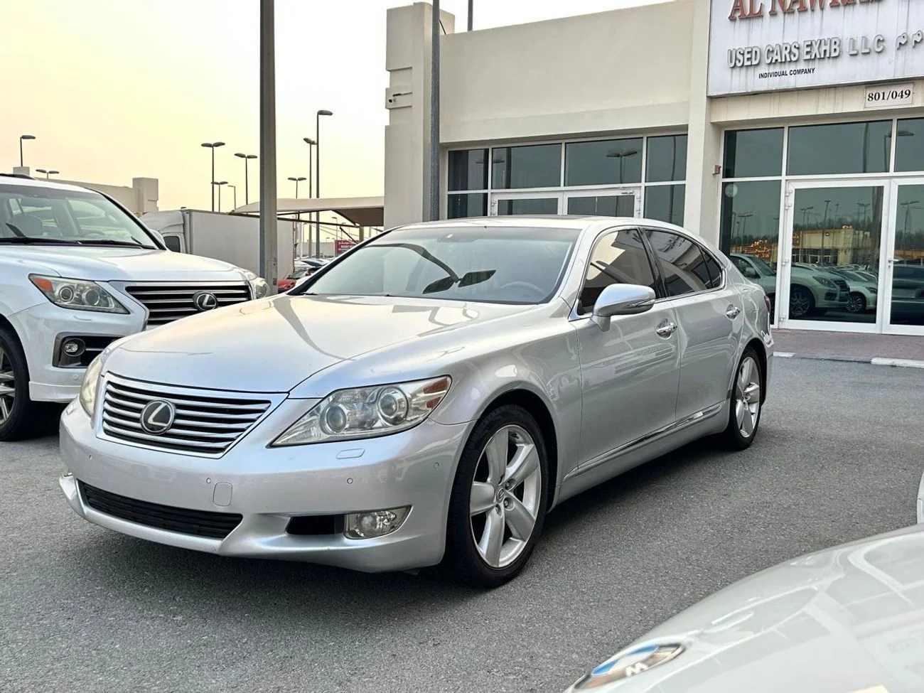 2010 Lexus LS460 LWB 5ST, silber, 170.000 km, Import VAE — Foto 1