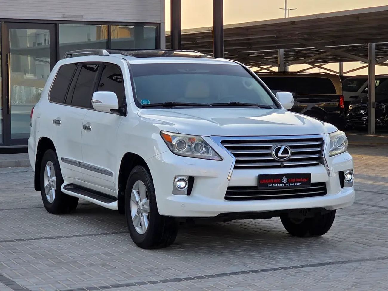 2014 Lexus LX570 TITANIUM, weiß, 267.000 km, Import VAE — Foto 1