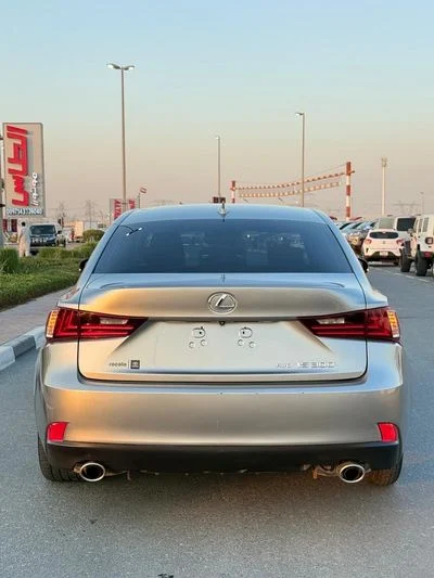 2016 Lexus IS300 AWD, silber, 179.456 km, Import VAE — Foto 3 z 16