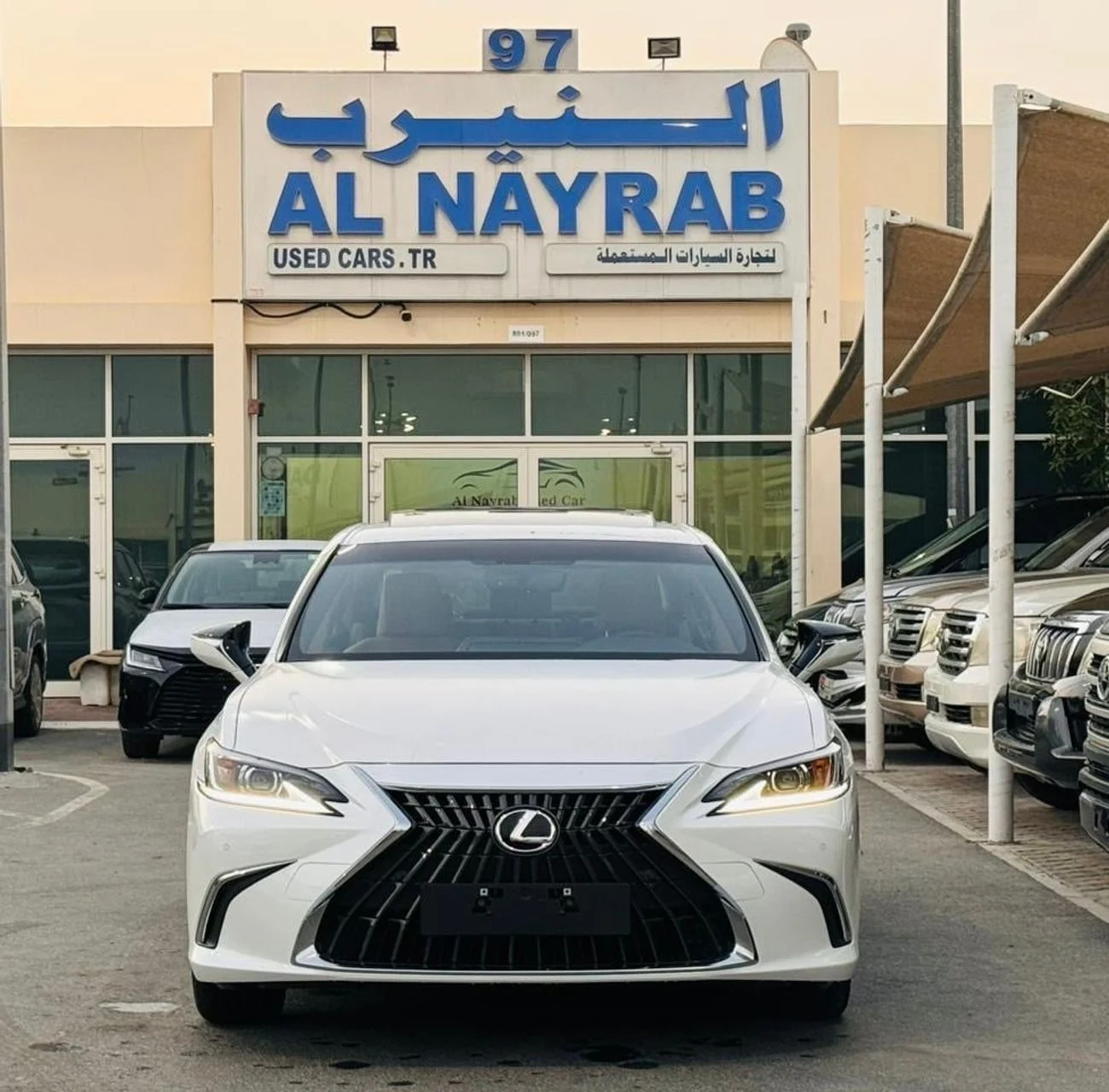 2025 Lexus ES300, weiß, 0 km, Import VAE — Foto 1